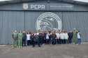 Grupamento de Operações Aéreas da PCPR recebe visita de alunos com deficiência