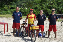 Com Desafio de Piriathlon, bombeiros fazem triathlon com "bike raiz" e corrida sem tênis