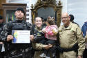 PMPR homenageia policiais do BPRONE por atuação em ocorrência de alto risco