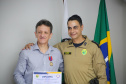Secretário Hudson recebe medalha de honra ao mérito do Colégio da Polícia Militar de Pato Branco 