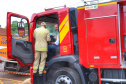 Posto de bombeiro militar de Santa Helena recebe novo caminhão auto bomba tanque
