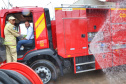Posto de bombeiro militar de Santa Helena recebe novo caminhão auto bomba tanque