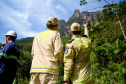 Bombeiros realizam simulado de descarrilamento de trem com múltiplas vítimas na Serra do Mar