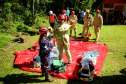 Bombeiros realizam simulado de descarrilamento de trem com múltiplas vítimas na Serra do Mar