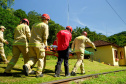 Bombeiros realizam simulado de descarrilamento de trem com múltiplas vítimas na Serra do Mar