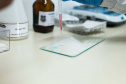 De testes de rotina às novas drogas: como a Polícia Científica identifica as substâncias apreendidas