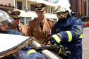 Governador Beto Richa acompanhado pelo Presidente da Assembléia Legislativa, Deputado Ademar Traiano, Comandante Geral da Polícia Militar, Coronel Mauricio Tortato, Comandante do Corpo de Bombeiros, Coronel Juceli Simiano Júnior, General de Brigada Flávio Marcus Lancia Barbosa, Capitão de Mar e Guerra, Renato Pericin Rodrigues da Silva, Coronel Aviador José Vagner Vital, Coronel QOPM Carlos Alberto Buhrer Moreira, Coronel QOBM Fábio Mariano de Oliveira, Coronel RR Goro Yassumoto e demais autoridades,