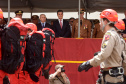 Governador Beto Richa acompanhado pelo Presidente da Assembleia Legislativa, Deputado Ademar Traiano, Comandante Geral da Polícia Militar, Coronel Mauricio Tortato, Comandante do Corpo de Bombeiros, Coronel Juceli Simiano Júnior, General de Brigada Flávio Marcus Lancia Barbosa, Capitão de Mar e Guerra, Renato Pericin Rodrigues da Silva, Coronel Aviador José Vagner Vital, Coronel QOPM Carlos Alberto Buhrer Moreira, Coronel QOBM Fábio Mariano de Oliveira, Coronel RR Goro Yassumoto e demais autoridades,