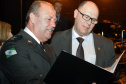 Apresentação da Banda da Polícia Militar do Paraná no Teatro Guaíra em comemoração aos 162 anos da corporação. Na foto o Comandante-Geral da PMPR junto ao Tenente Josue de Souza.