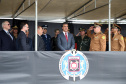 Governador Beto Richa, acompanhado do secretário da Segurança Pública,Wagner Mesquita; do comandante geral da Polícia Militar, coronel Maurício Tortato; do comandante da Academia Policial Militar do Guatupê, tenente coronel Mauro Celso Monteiro, participa da formatura de novos oficiais da Polícia Militar do Paraná.São José dos Pinhais, 16/12/2016.Foto: Orlando Kissner/ANPr