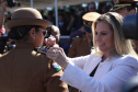 A governadora Cida Borghetti presidiu nesta quarta-feira (11) a solenidade em que a coronel Audilene Rosa de Paula Dias Rocha assumiu o comando-geral da Polícia Militar do Paraná. Ela substitui ao coronel Maurício Tortato e é a primeira mulher a assumir essa função. A solenidade aconteceu na Academia Policial Militar do Guatupê, em São José dos Pinhais. Curitiba.11/04/2018  Foto: José Fernando Ogura/SEAE