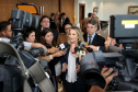 O Paraná agora tem mais um reforço no combate a crimes contra a administração pública e econômicos. A governadora Cida Borghetti assinou nesta terça-feira (08), durante reunião com as forças de segurança pública do Paraná, no Palácio Iguaçu, em Curitiba, decreto que formaliza a criação da Divisão de Combate à Corrupção. Curitiba,08/05/2018 Foto:Jaelson Lucas / ANPr