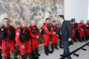 O governador Carlos Massa Ratinho Junior homenageou, nesta segunda-feira (1/4) bombeiros do Estado e profissionais de outras áreas enviados pelo Paraná para apoio aos trabalhos em Brumadinho (MG), após o rompimento da barragem da Mina do Feijão. Curitiba, 01-04-19.Foto: Arnaldo Alves / ANPr.