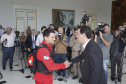 O governador Carlos Massa Ratinho Junior homenageou, nesta segunda-feira (1/4) bombeiros do Estado e profissionais de outras áreas enviados pelo Paraná para apoio aos trabalhos em Brumadinho (MG), após o rompimento da barragem da Mina do Feijão. Curitiba, 01-04-19.Foto: Arnaldo Alves / ANPr.