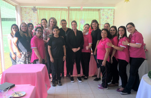 Cuidado e beleza são oferecidos para homenagear as servidoras da Penitenciária Feminina do Paraná 