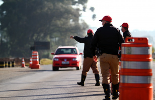 Policiamento é reforçado nas rodovias durante o feriado prolongado