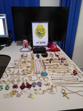 PM prende duas mulheres e recupera R$ 5 mil em joias e relógios no noroeste do Paraná