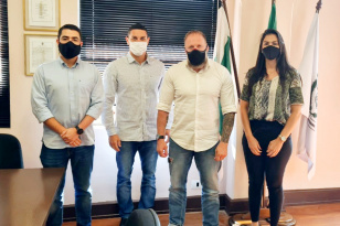 Comitiva de delegados do Espírito Santo conhece boas práticas da PCPR