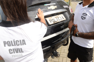 PCPR prende em flagrante casal que praticava furtos contra veranistas em Morretes 