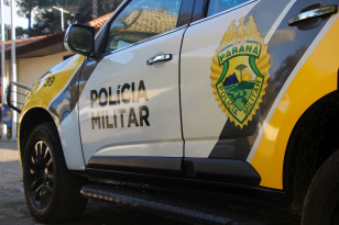 PM prende dois homens e apreende arma de fogo e cocaína em Foz do Iguaçu, no oeste do Estado