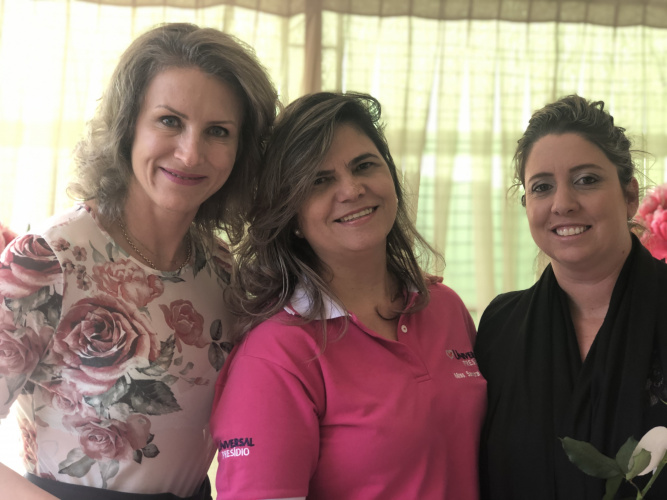 Cuidado e beleza são oferecidos para homenagear as servidoras da Penitenciária Feminina do Paraná