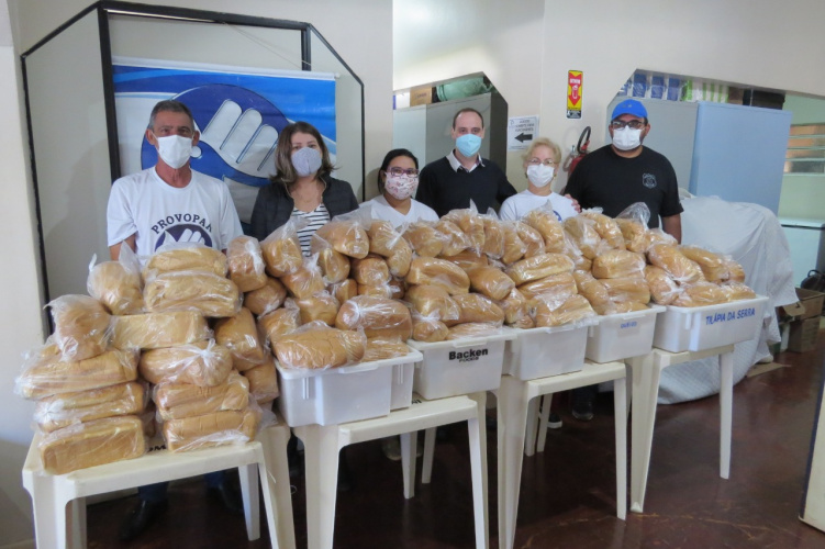 Parceria garante doação semanal de 600 pães e 600 kits de hortaliças a pessoas em situação de vulnerabilidade social em Cascavel