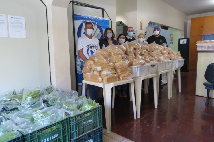 Parceria garante doação semanal de 600 pães e 600 kits de hortaliças a pessoas em situação de vulnerabilidade social em Cascavel