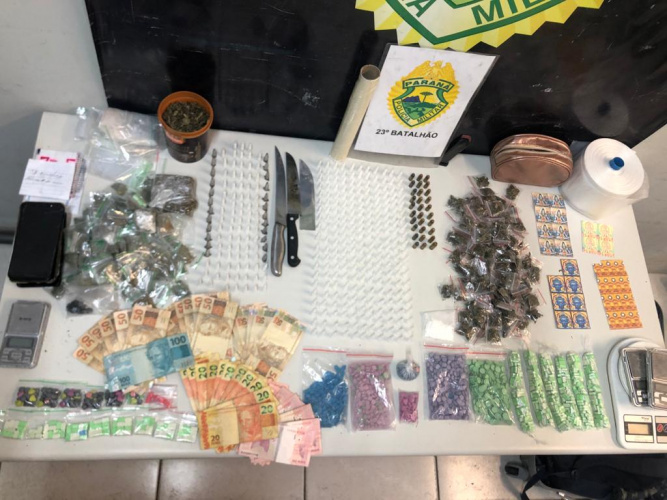 Em Curitiba (PR), PM prende dupla e apreende drogas e munições