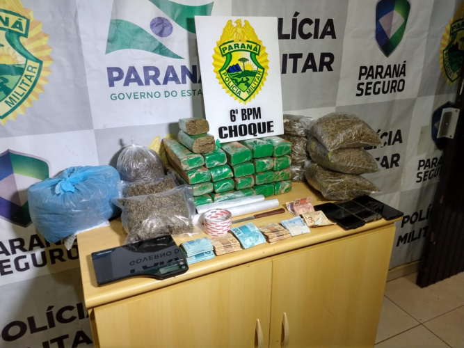 PM apreende cerca de 20 quilos de maconha e prende cinco pessoas em Cascavel (PR)