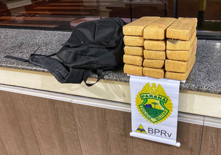 BPRv apreende mais de 11 quilos de maconha em ônibus de viagem em Cianorte (PR)