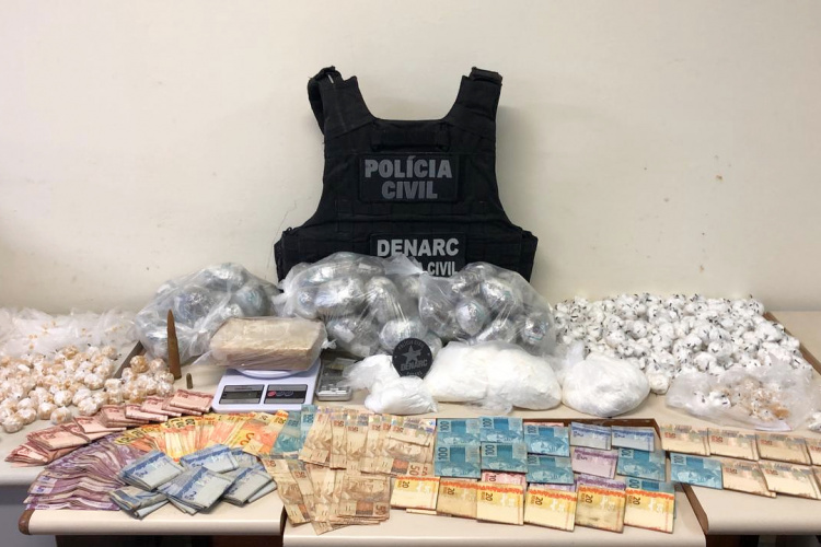 PCPR apreende cerca de 10 mil porções de crack e cocaína em Curitiba