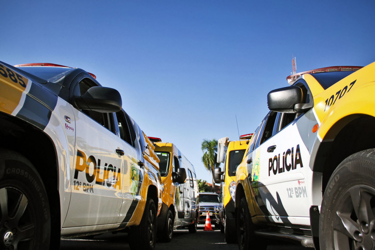 Foragido da justiça atira contra policiais e equipe apreende arma de fogo no Pilarzinho