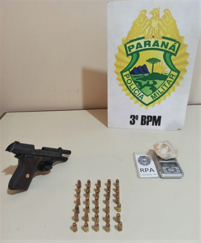 Oito armas são apreendidas e três foragidos da justiça encaminhados pela PM durante o fim de semana