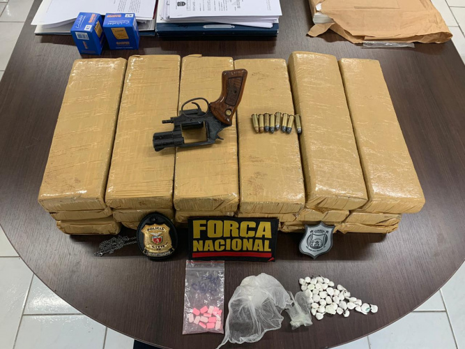 Em Frente Brasil: forças de segurança prendem suspeito de homicídio e apreendem arma de fogo e drogas, em SJP