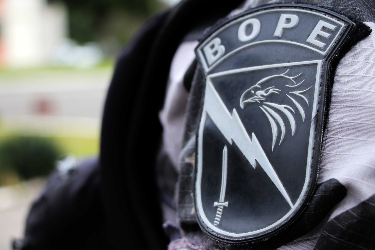 BOPE recupera carro roubado e prende suspeitos, logo após o crime, em Curitiba