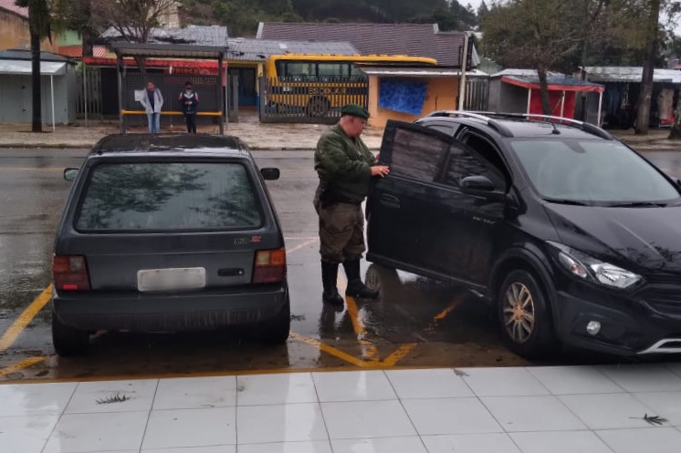 Polícia Civil prende trio suspeito de roubo em Bocaiúva do Sul