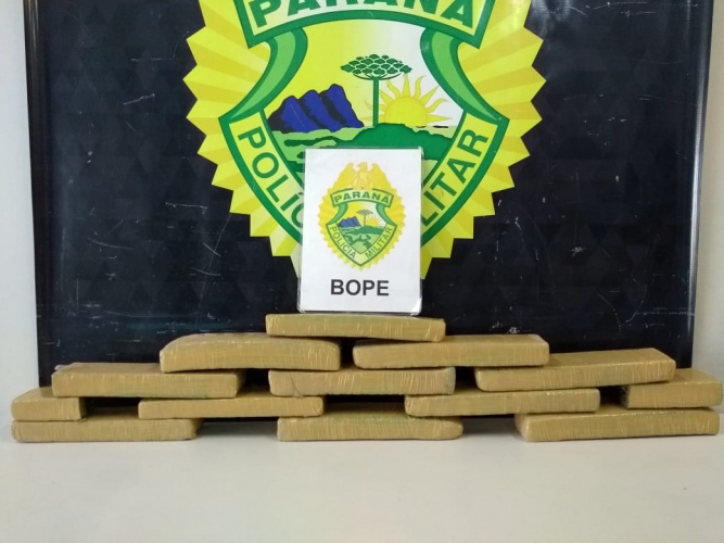 Drogas, carros roubados e uma pistola são apreendidos pelo BOPE em Curitiba
