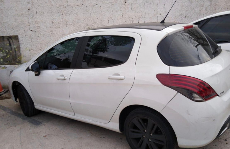 Polícia Civil prende suspeita de adquirir R$ 400 mil oferecendo falsa franquia de estética