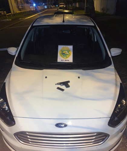 Homem é preso pela PM logo após roubar motorista de aplicativo no CIC