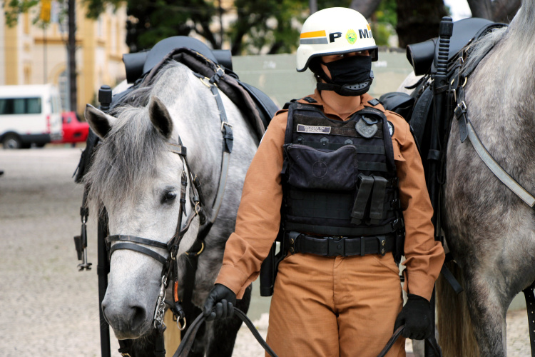 Mais de 300 policiais militares estão nas ruas da região central da Capital pela Operação Saturação