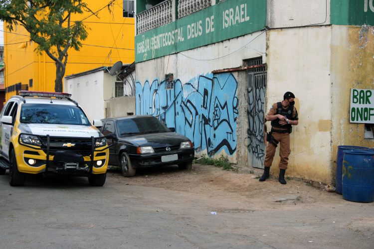 Mais de 300 policiais militares estão nas ruas da região central da Capital pela Operação Saturação