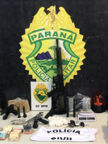 PM apreende fuzil e mais de R$ 5 mil em bairro nobre da Capital