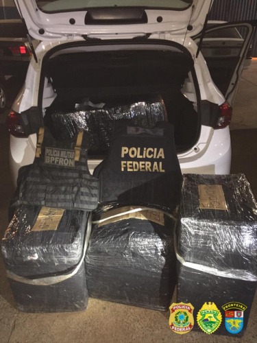 Dupla abandona contrabando ao ver viaturas da PF e do BPFron em Foz do Iguaçu (PR)