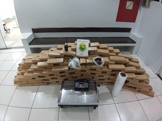 Denúncia de briga entre casal leva PM a localizar mais de 300 quilos de maconha em Guarapuava