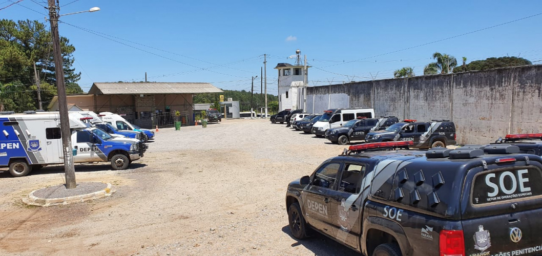 Depen faz transferência de 100 presos entre penitenciárias de Piraquara (PR)