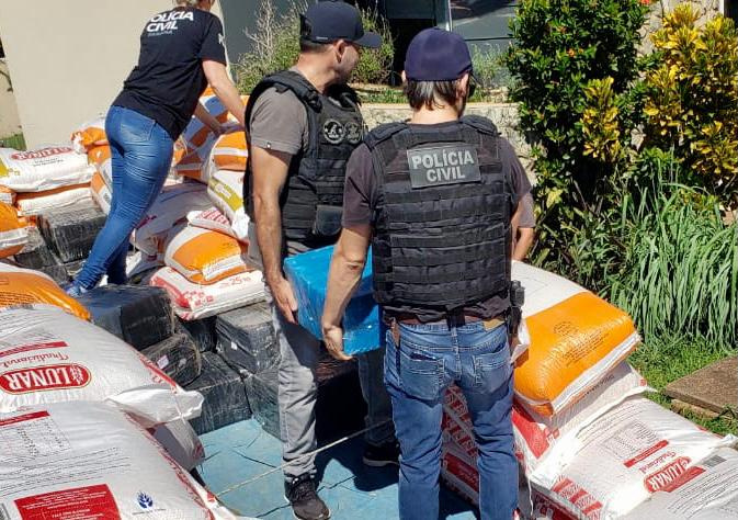 PCPR prende caminhoneiro que transportava 1,3 tonelada de maconha em Cascavel