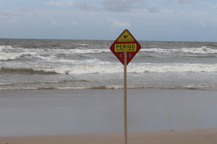 Bombeiros e BPMOA encontram corpo de vítima de afogamento na Ilha do Rato; corpo foi reconhecido por familiares
