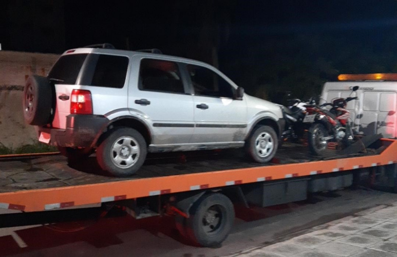 PM flagra motos em racha e motorista embriagado em avenida movimentada de Guaratuba (PR)