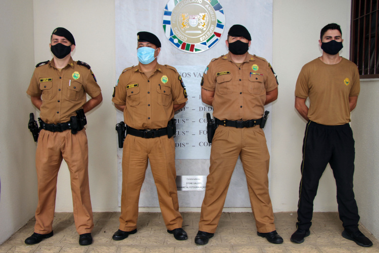 Policiais militares salvam vida de criança que se afogou ao cair em piscina em Colombo, na RMC