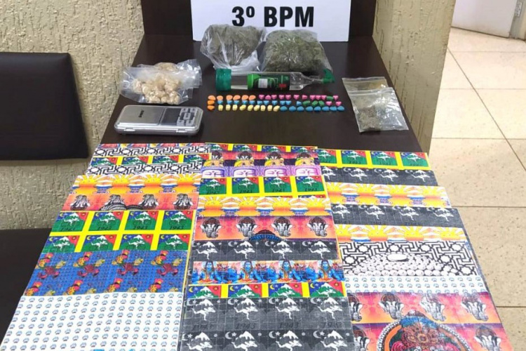 PM apreende R$ 280 mil em drogas sintéticas e maconha em Pato Branco